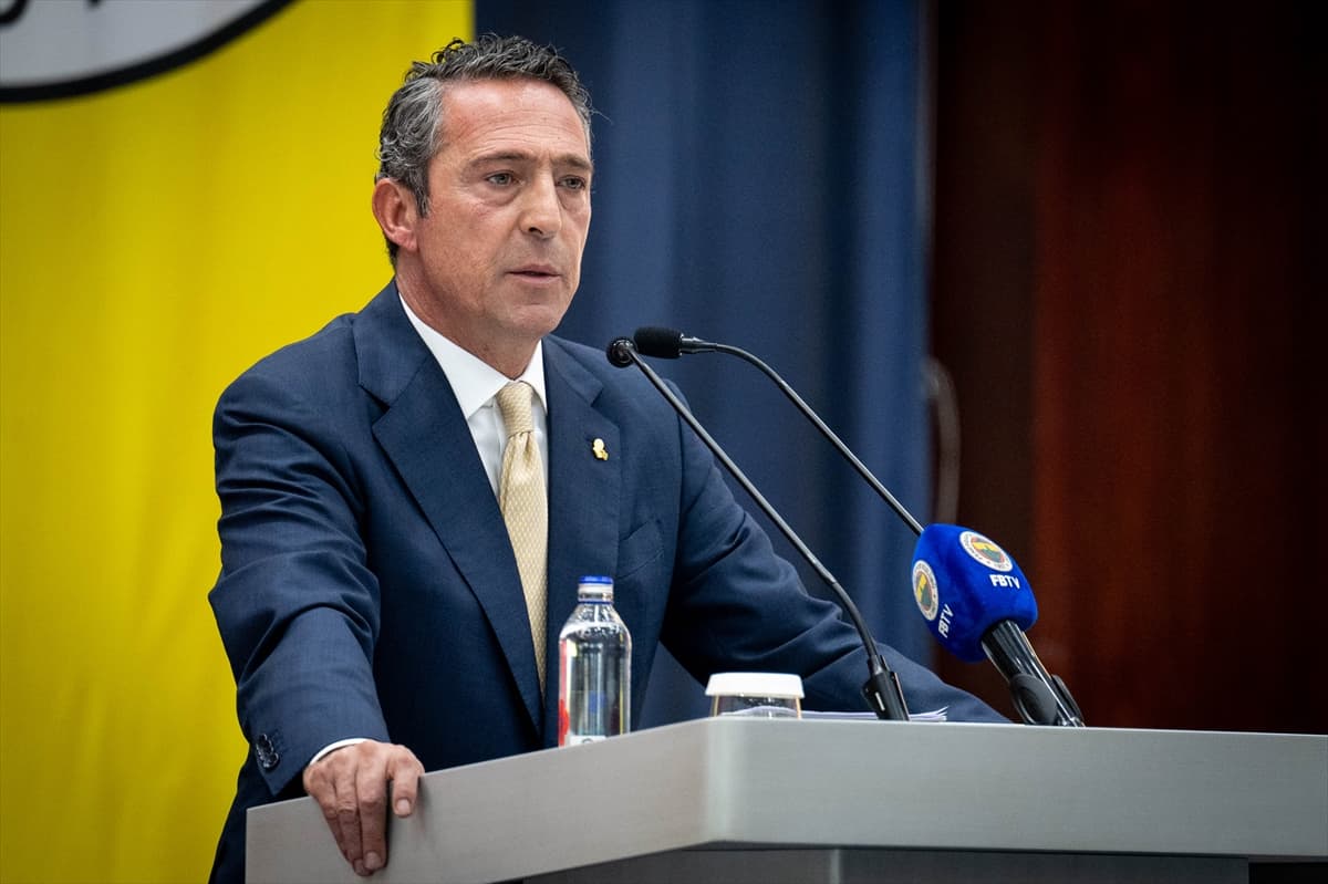 Fenerbahçe Divan Kurulu'nda tansiyon yükseldi: Ali Koç'tan müjde, Aziz Yıldırım'dan eleştiri