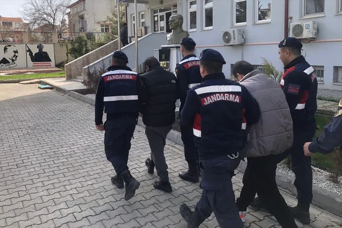 406 ve 222 yıl hapis cezaları vardı: Yüzlerce suç kaydı bulunan 2 firari yakalandı
