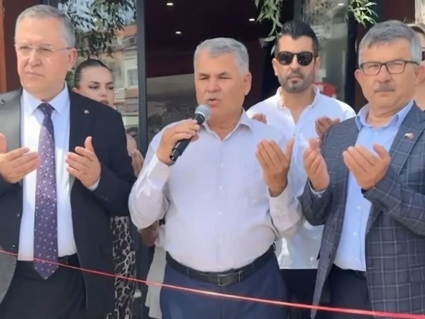 Fethiye'de akıllara durgunluk veren olay! Meyhane açılışı dualarla yapıldı
