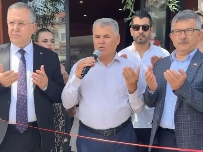 Fethiye'de akıllara durgunluk veren olay! Meyhane açılışı dualarla yapıldı