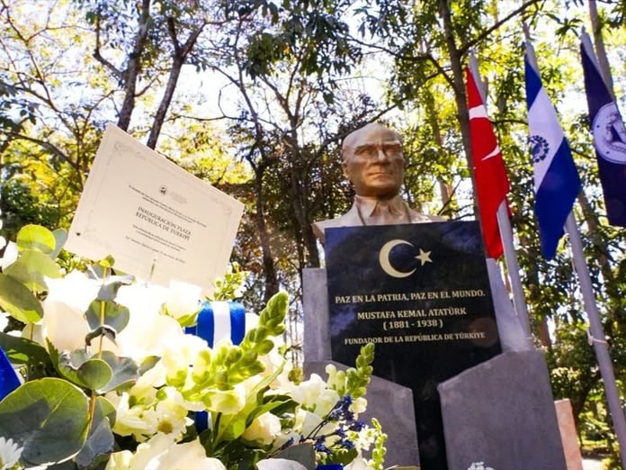 TİKA'nın desteğiyle El Salvador’da Türkiye Parkı açıldı