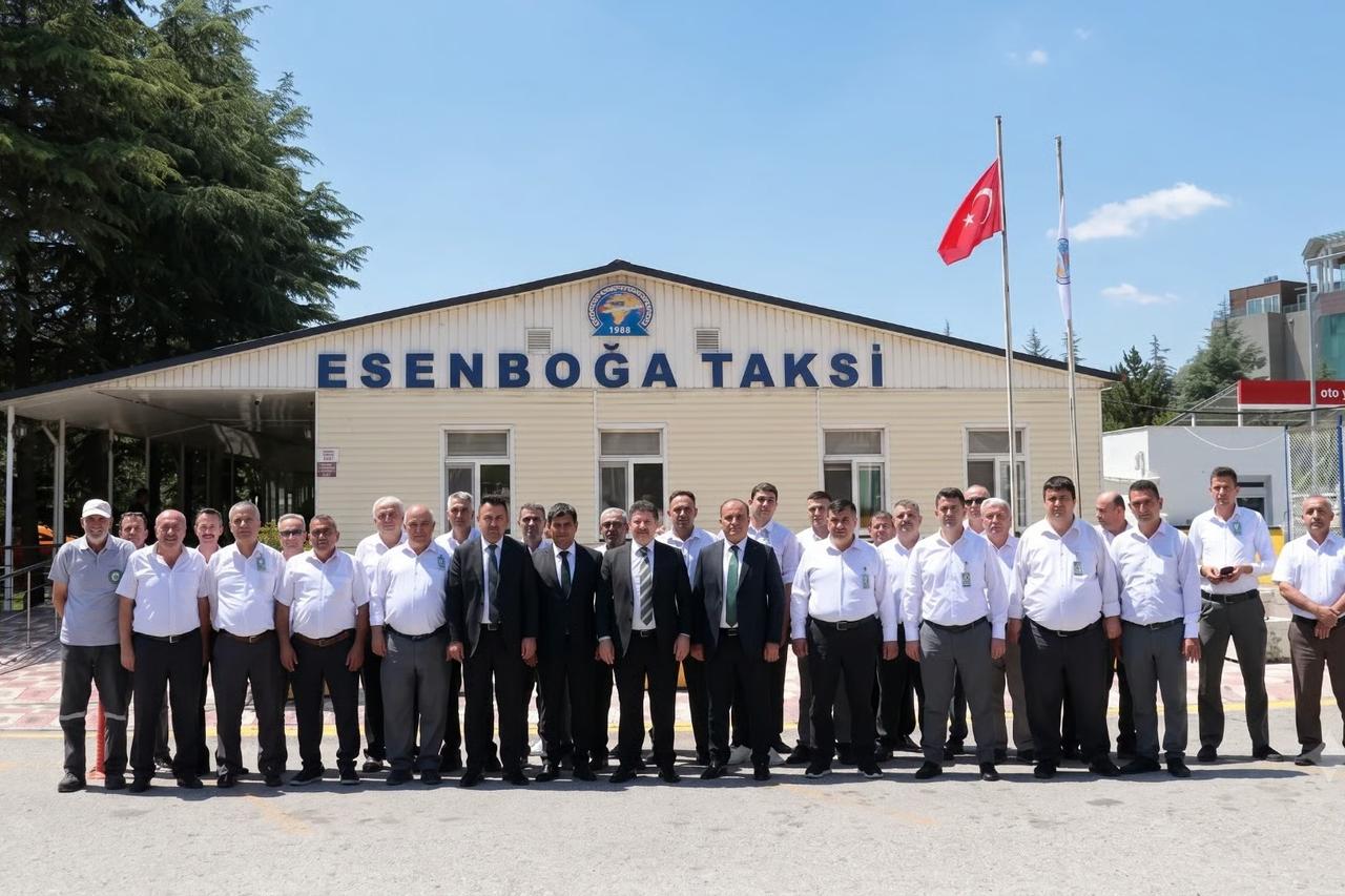 NATO'da görevli taksiciler 'tek tip' giyinecek! 