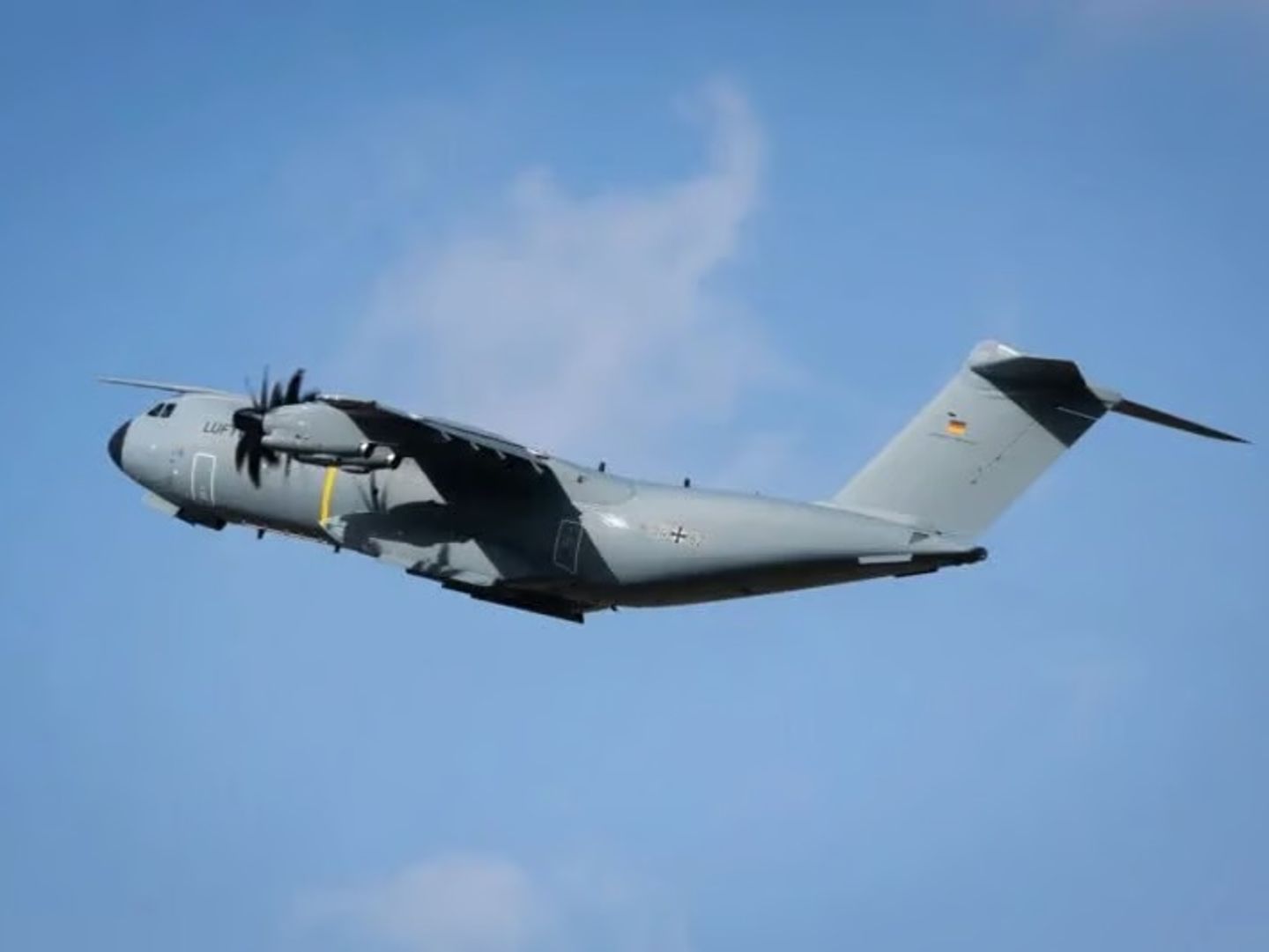 Almanya'dan dev A400M hamlesi: Filo 73 uçağa çıkabilir