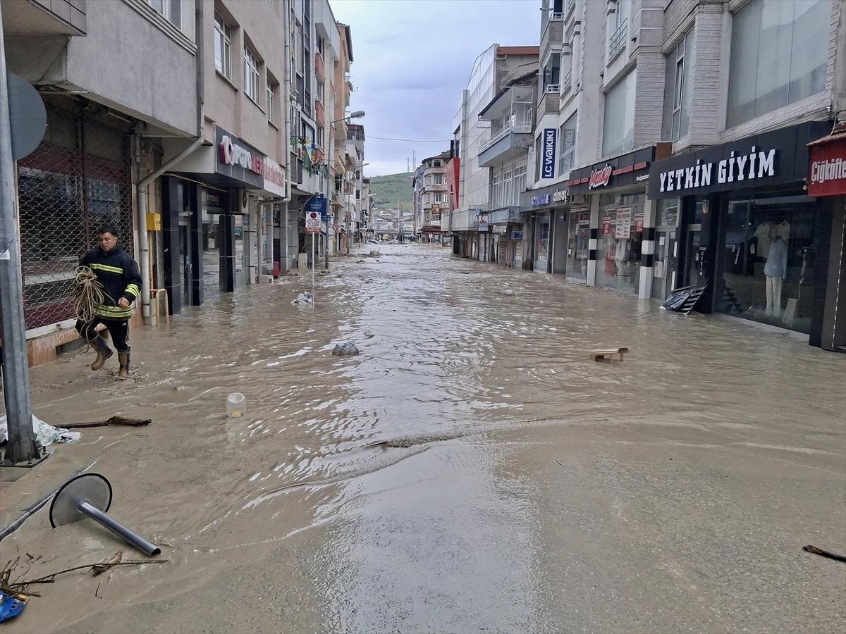 Samsun Havza'da sağanak felaketi: Dereler taştı, 12 kişi yaralandı