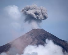 Fuego yanardağı yeniden patladı: Yüzlerce kişi tahliye edildi
