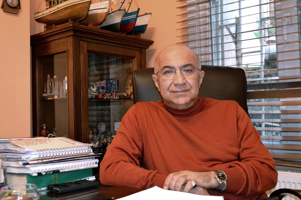 Ünlü psikiyatrist Arif Verimli’den çarpıcı çağrı: “12 yaş üstüne uyuşturucu testi yapılsın”