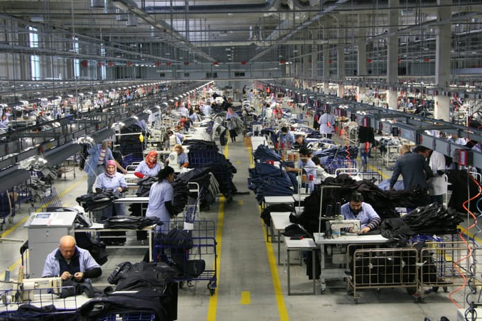 Giyim devi Colins, Türkiye'deki üretimi durdurdu: Çalışanlar işsiz kaldı 