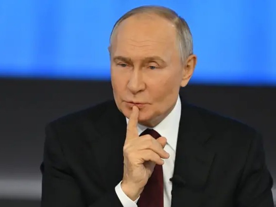 Putin aşırılıkçı içerik arayanlara ceza getiren yasayı onayladı