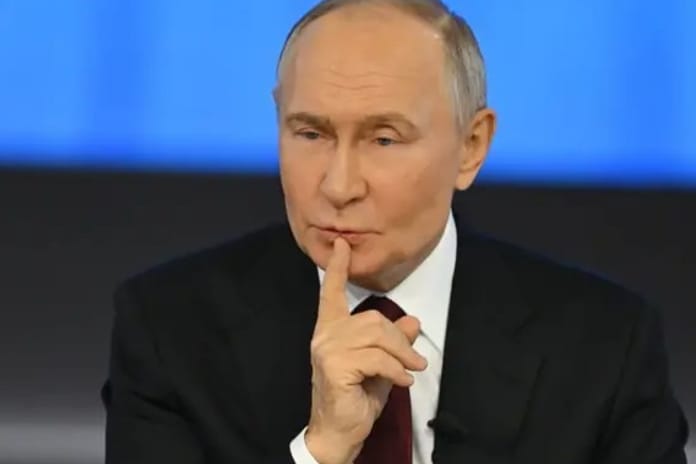 Putin aşırılıkçı içerik arayanlara ceza getiren yasayı onayladı