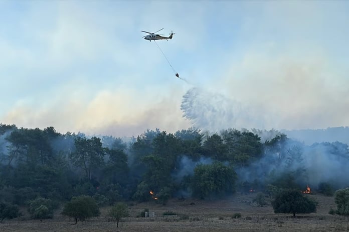 Akdeniz kıyıları alev alev: 3 ilde orman yangınları devam ediyor