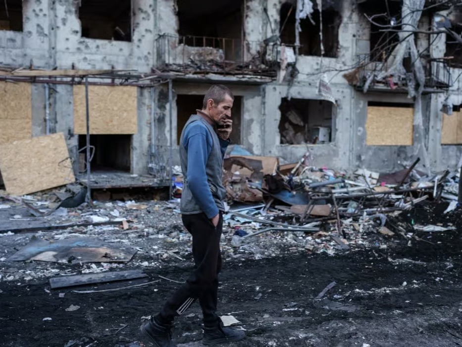 Russia Makes Surprise Push in Eastern Ukraine 