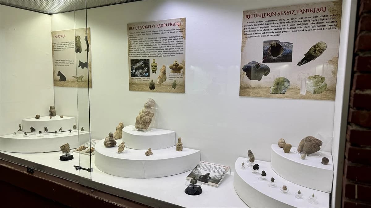 322 parça eserle Neolitik döneme yolculuk