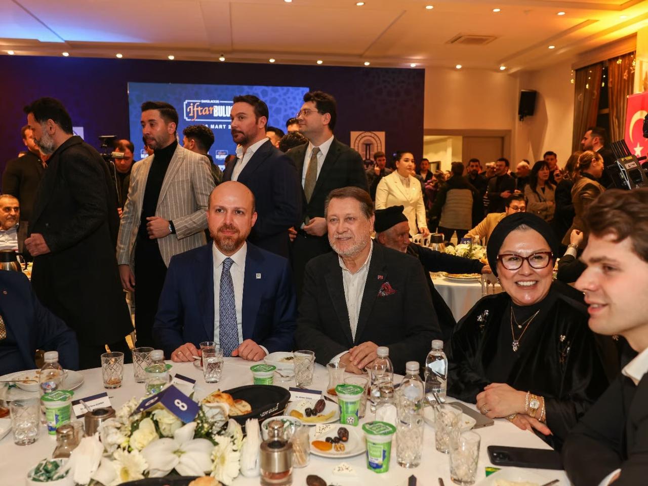 Darülaceze'de vefa iftarı