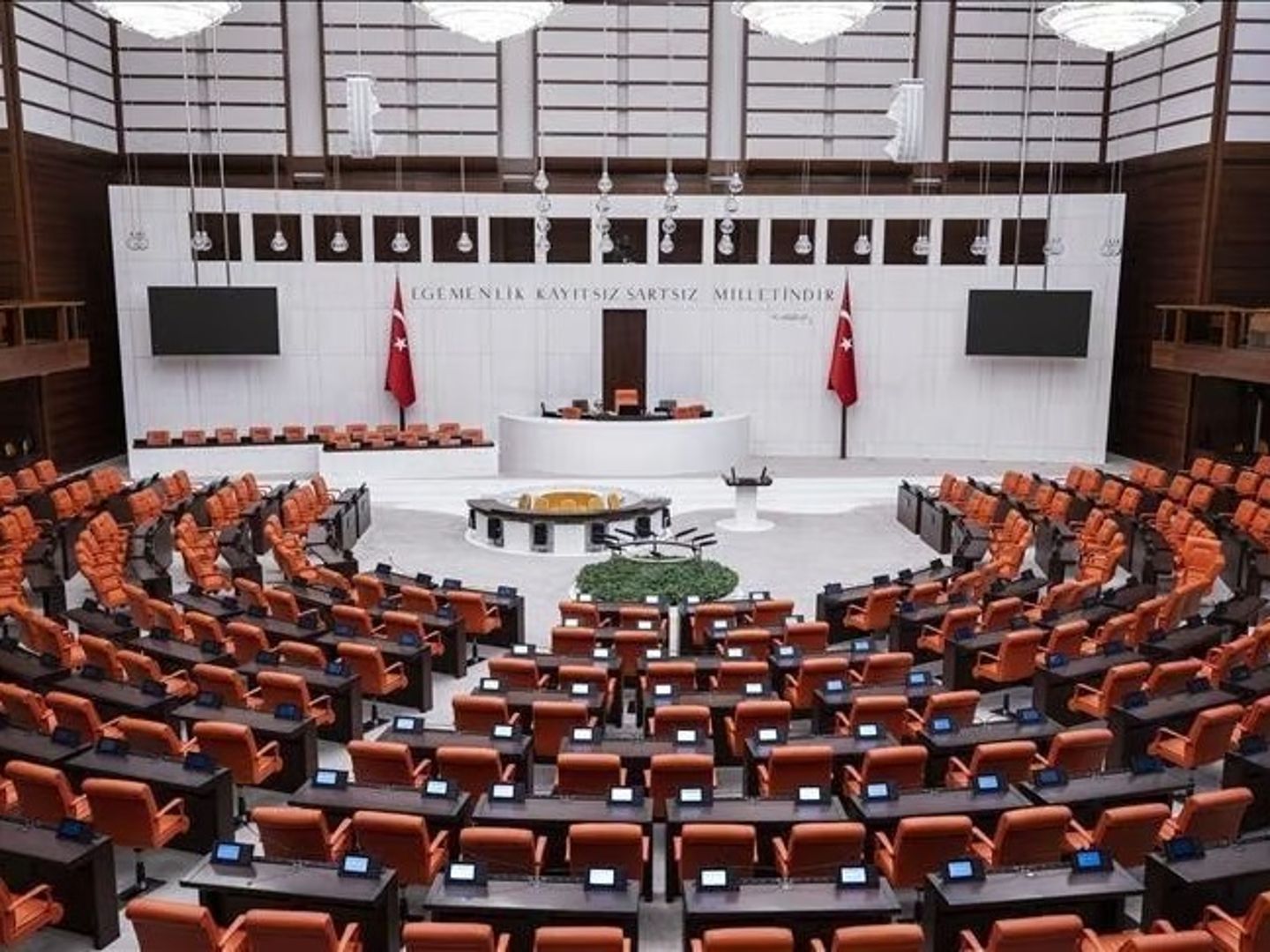 TBMM’ye 27 bin dilekçe: Vatandaşın gündemi 4 gün çalışma ve bedelli indirimi