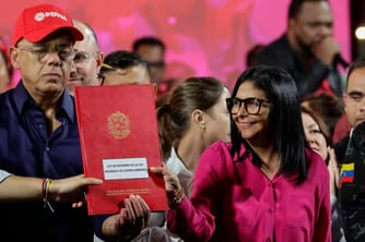 Venezuela Opens Oil Sector in Major Policy Shift