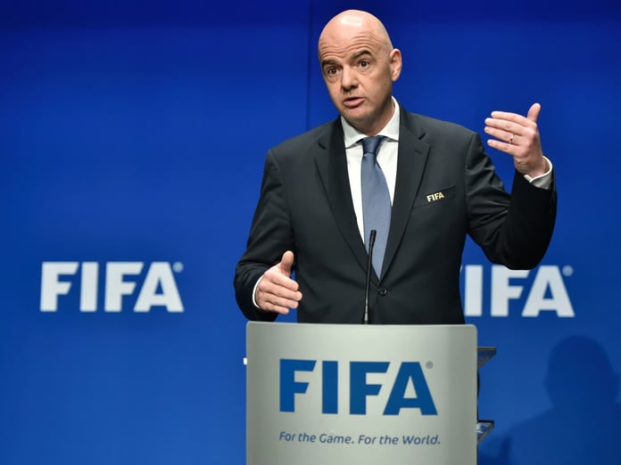 FIFA Başkanı Gianni Infantino İngilizlerden özür diledi, Rusya yasağını hedef aldı