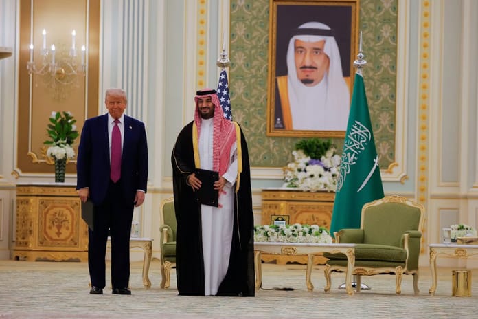 Körfez ülkelerinin Trump’ı İran saldırısından vazgeçirmeye çalıştığı iddia edildi