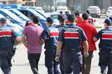 Jandarma 17 ilde dev operasyon 90 milyar TL'lik suç ağı çökertildi