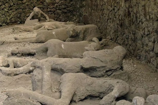 Tarihte Bugün: Pompei küller altında kaldı