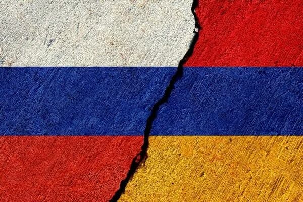 Rusya'dan Ermenistan'a sert uyarı