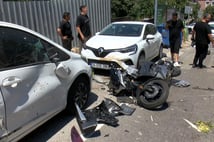 3 aracın karıştığı zincirleme kazada motosiklet sürücüsü ağır yaralandı