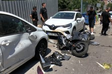 3 aracın karıştığı zincirleme kazada motosiklet sürücüsü ağır yaralandı