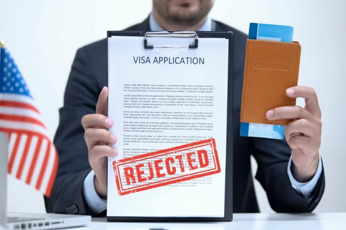 ABD göçmenlik hizmetleri çalışma izni süresini 5 yıldan 18 aya indirdi