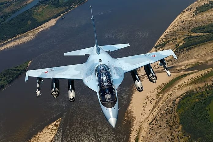 Rusya, modernize edilen Yak-130M eğitim ve hafif taarruz uçağını tanıttı