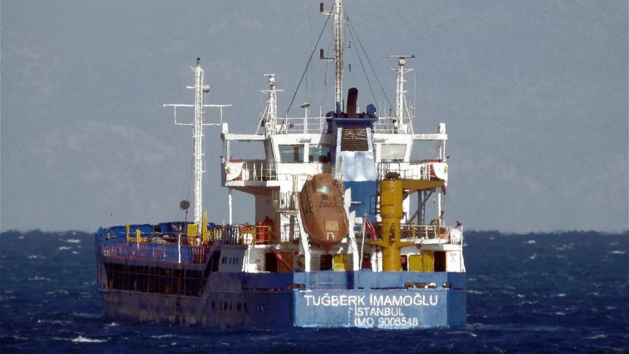 Silivri açıklarında iki Türk bayraklı ticari gemi çarpıştı