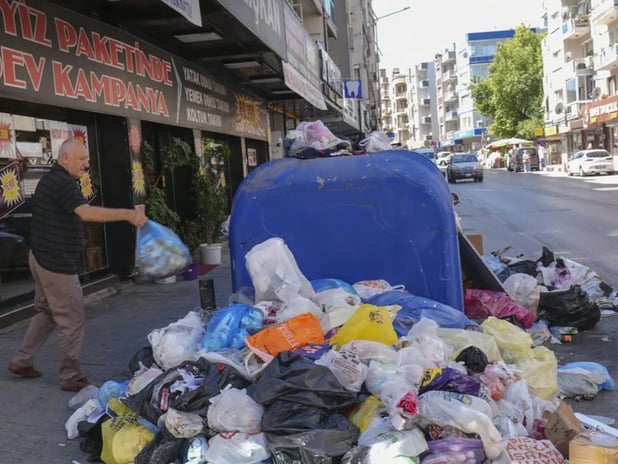 CHP'li Buca Belediyesi'nde grev krizi büyüyor