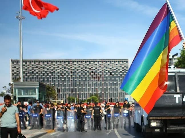 LGBT propagandalarına ağır cezalar geliyor