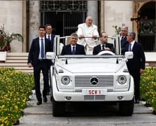 Papa Franciscus, ölmeden önce "papamobil" aracını Gazzeli çocuklara bağışladı