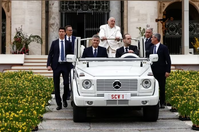 Papa Franciscus, ölmeden önce "papamobil" aracını Gazzeli çocuklara bağışladı