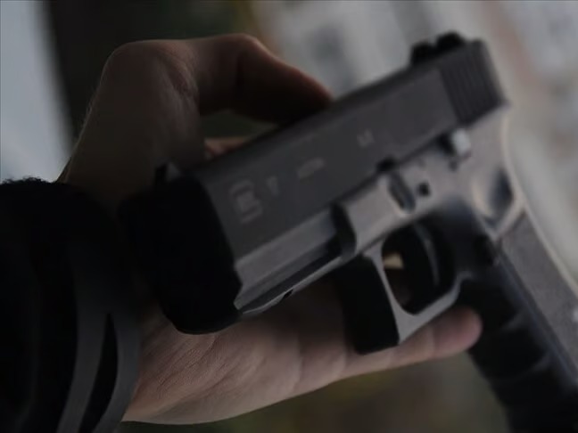 Üsküdar'da aile katliamı! Anne ve babasını öldürüp intihar etti