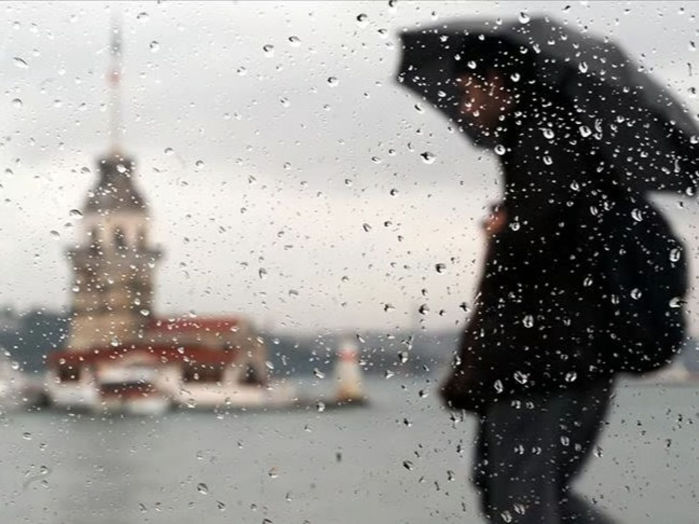 Türkiye kavruluyor: İstanbul'a çarşambadan itibaren yağış müjdesi