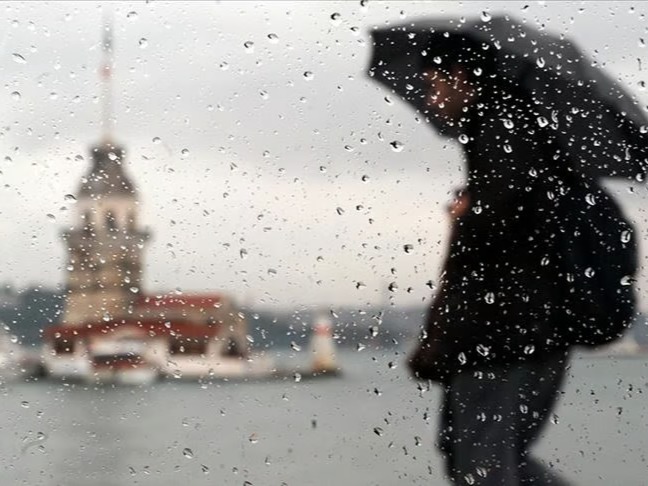 Türkiye kavruluyor: İstanbul'a çarşambadan itibaren yağış müjdesi