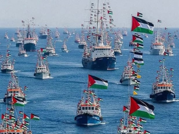 İsrail Gazze’ye giden Küresel Sumud Filosunu taciz etti