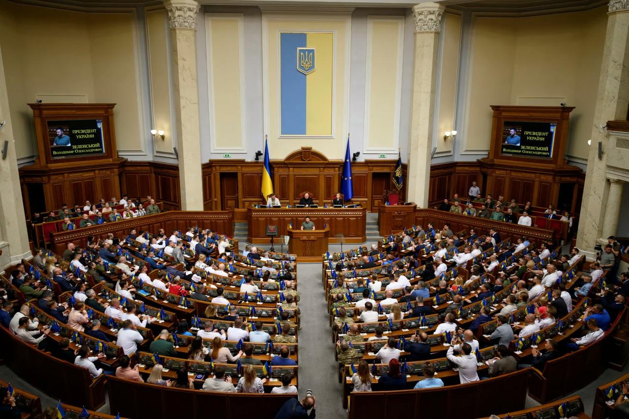 Ukrayna milletvekillerini cepheye mi gönderecek?