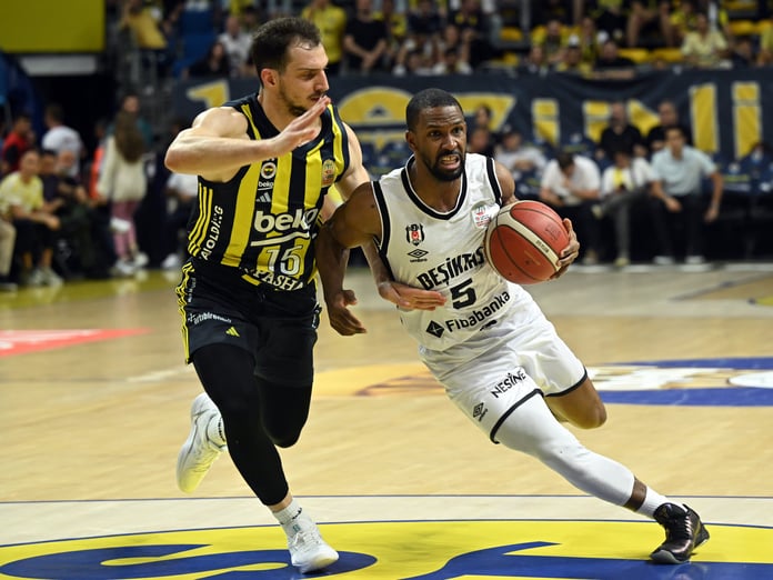 Basketbol Süper Ligi play-off finalinde kritik randevu: Beşiktaş, serideki ilk galibiyet için Fenerbahçe'yi ağırlıyor