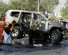 Pakistan'da polis aracına bombalı saldırı: 6 ölü