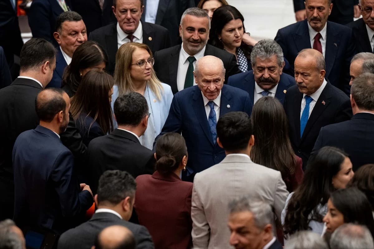 Son Dakika! 'Terörsüz Türkiye' yasası Meclis'ten geçti