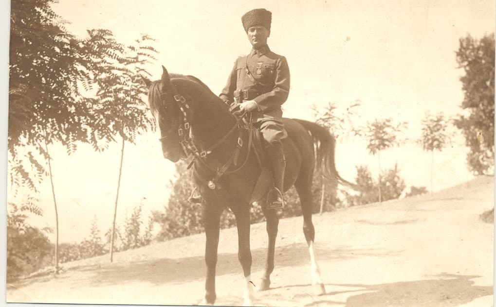 10 Kasım Atatürk fotoğrafları ve şiirleri