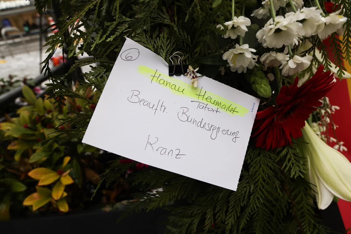 Almanya’nın Hanau kentindeki ırkçı terör saldırısında hayatını kaybedenler için anma etkinlikleri düzenlendi