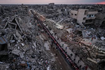 12 ülkede ilk iftar: Umut ve burukluk bir arada