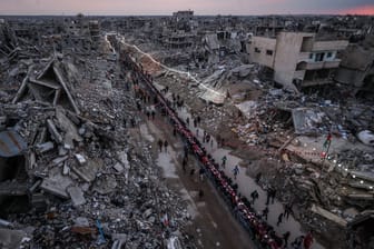 12 ülkede ilk iftar: Umut ve burukluk bir arada