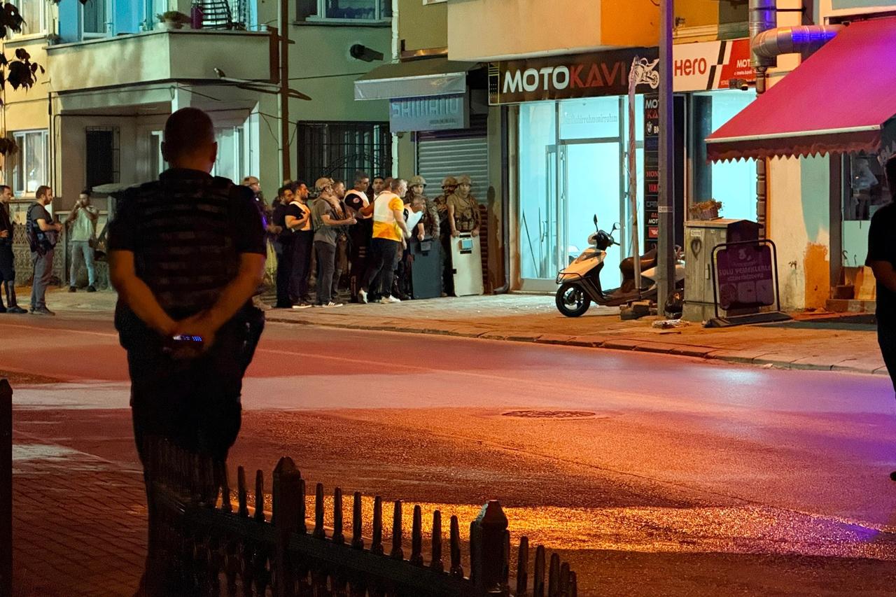 Polisle çatışan şahıs bacağından vuruldu 6 saatin sonunda teslim oldu
