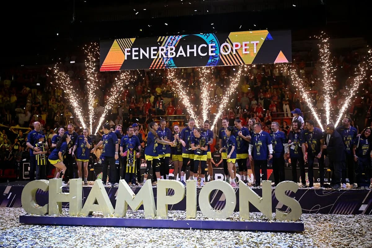 EuroLeague Kadınlar’da Türk derbi finali: Kupa üçüncü kez Fenerbahçe’nin