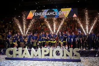 Türk derbi finalinde kupa Fenerbahçe'nin