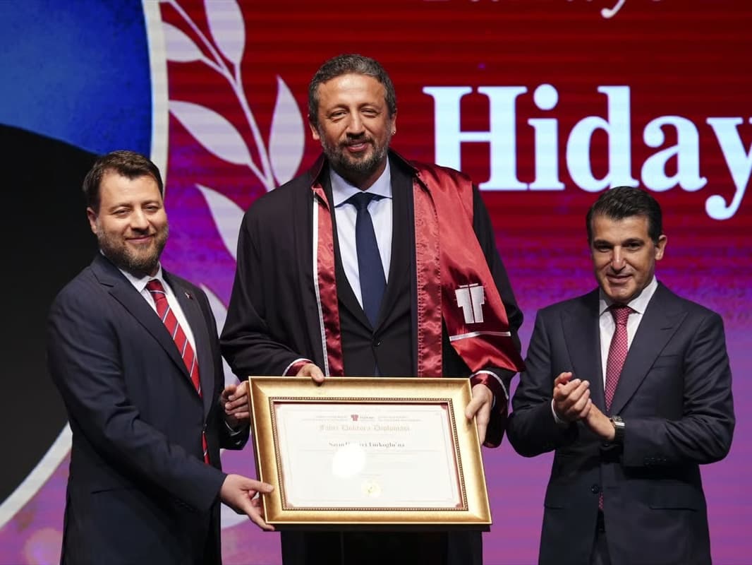 TBF Başkanı Hidayet Türkoğlu'na fahri doktora ünvanı