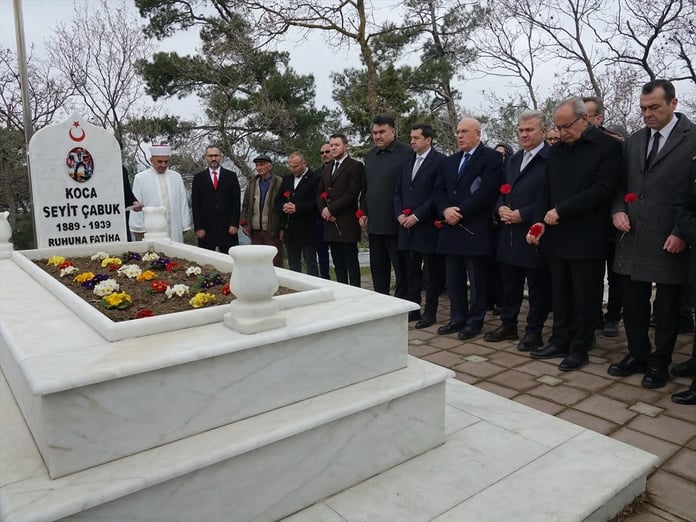 Seyit Onbaşı zaferin 111. yılında kabri başında anıldı